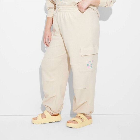 NWT Smiley World Woman Cargo Graphic Jogger Beige 3X - Picture 1 of 3